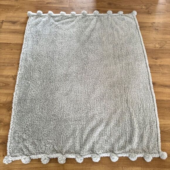 Pottery Barn Cozy Pom Pom Sherpa Throw - Color: Smoke - Picture 6 of 8